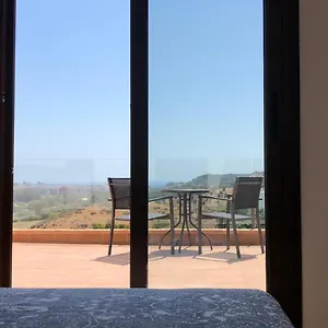 https://luxury-villa-for-12-people.es-andalucia.com
