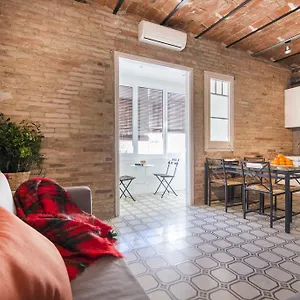 https://happy-people-sagrada-familia-apartments.topbarcelonahotels.com